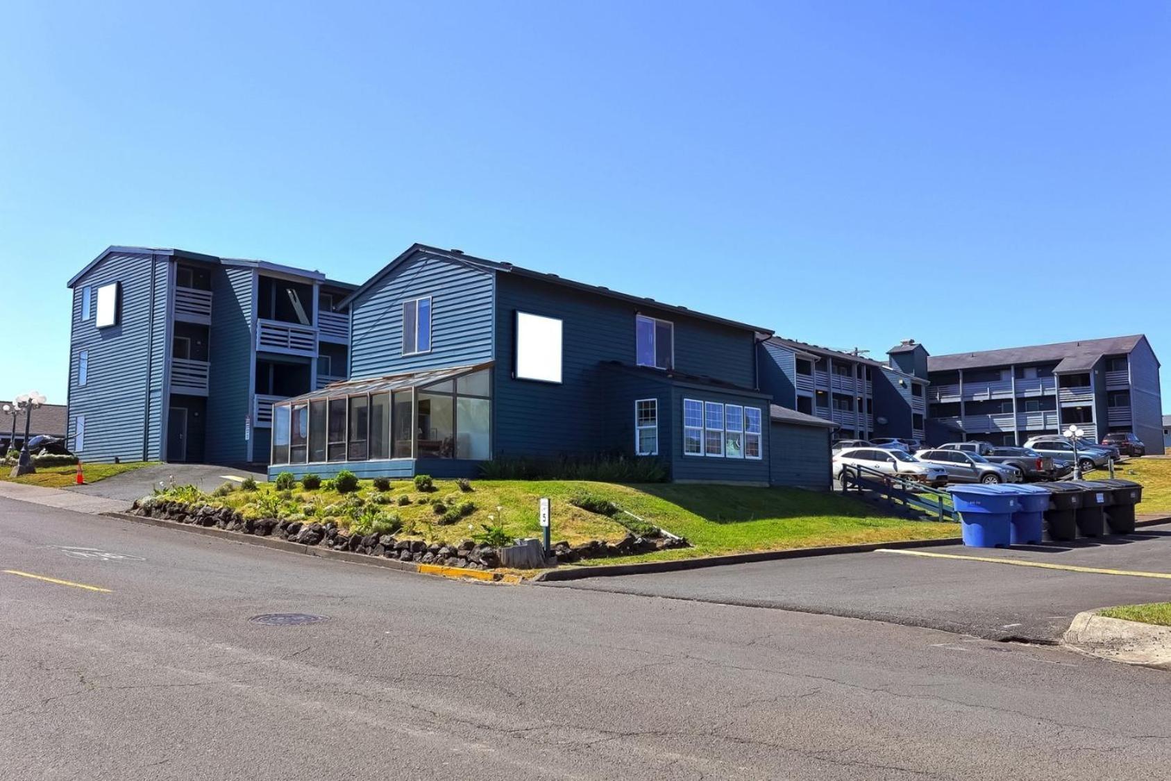 Oyo Waves Hotel Newport Or - Nye Beach Exterior foto